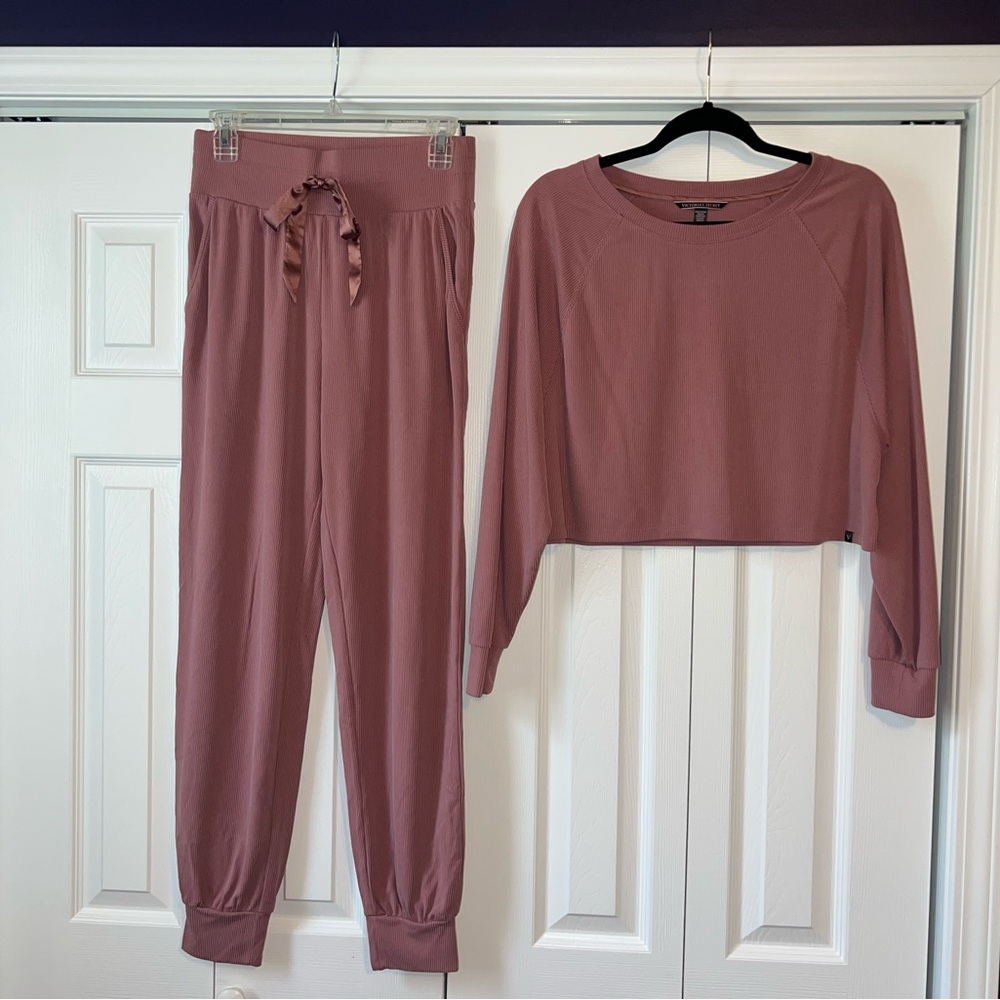 VS Mauve Lounge Set
